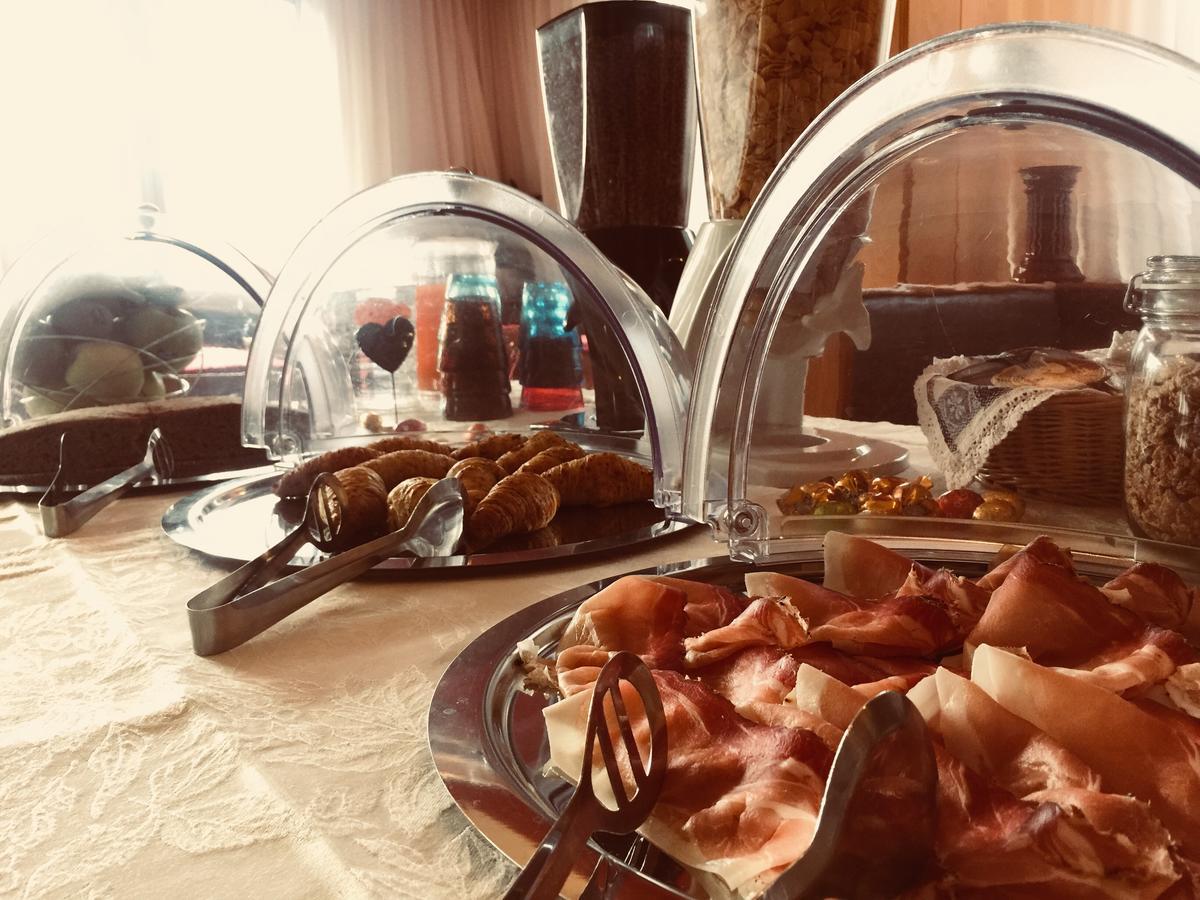 Alpieve Albergo Pieve Пьеве-ди-Ледро Экстерьер фото