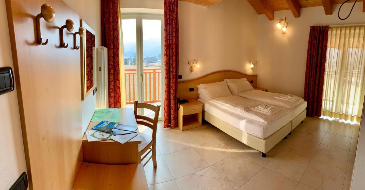 Alpieve Albergo Pieve Пьеве-ди-Ледро Экстерьер фото