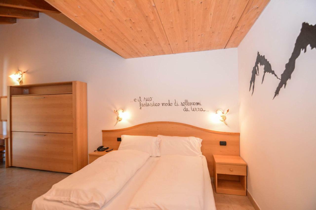 Alpieve Albergo Pieve Пьеве-ди-Ледро Экстерьер фото