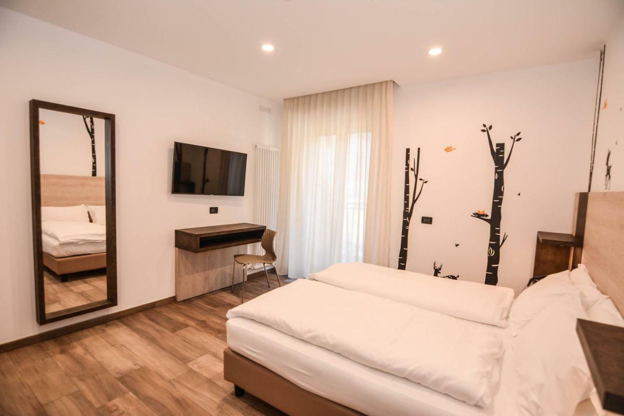 Alpieve Albergo Pieve Пьеве-ди-Ледро Экстерьер фото